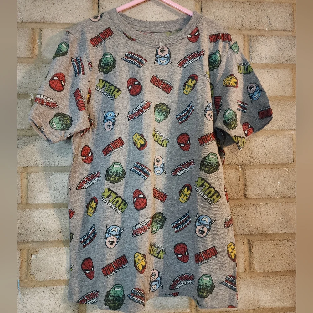 Nwot Marvel Gray Graphic Tee